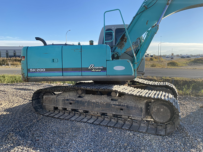 神鋼發(fā)動機流動維修專用車:挖掘機售后服務的領(lǐng)先者